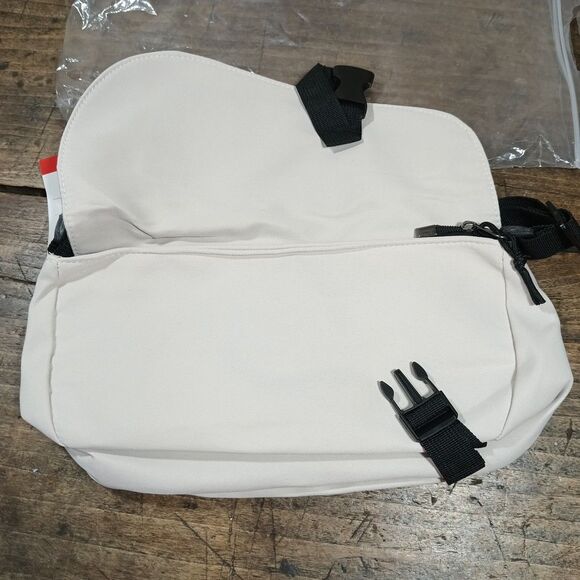 Nike Bag Crossbody Messenger NWT Purse Ivory Swoosh Adjustable - Picture 3 of 7